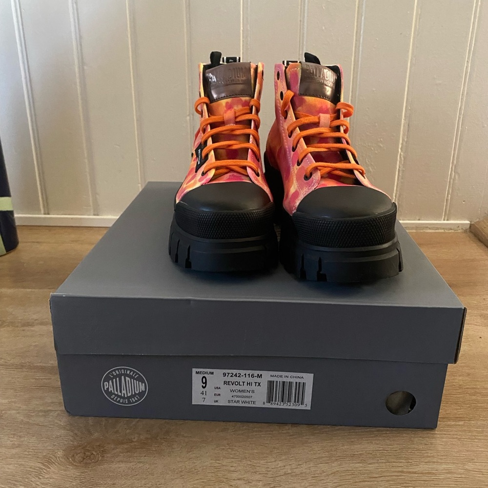 Palladium Revolt Hi TX Women’s 9 Black Sole Custom Tie Dye Festival Boots - Picture 9 of 10